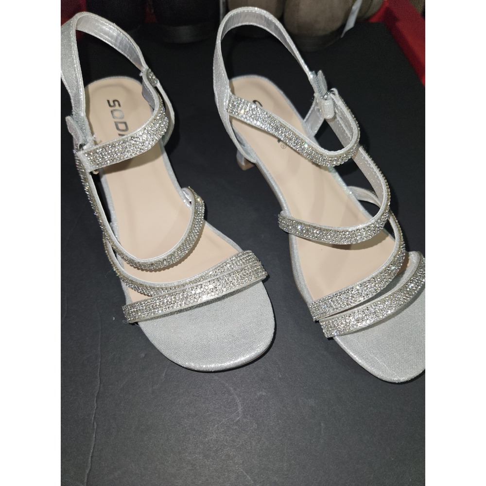 4.5 Soda Strappy‎ Sandals Rhinestones New No Tags